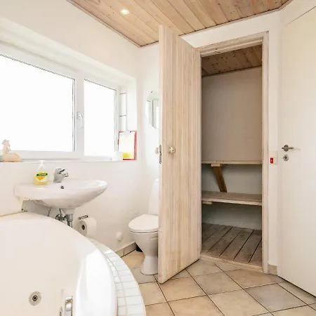 Quaint Holiday Homein Hj Rring With Whirlpool * Hjørring